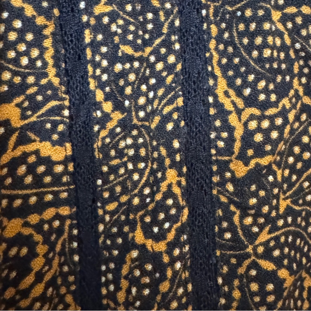 Hinge Boho Popover Top - Picture 4 of 8